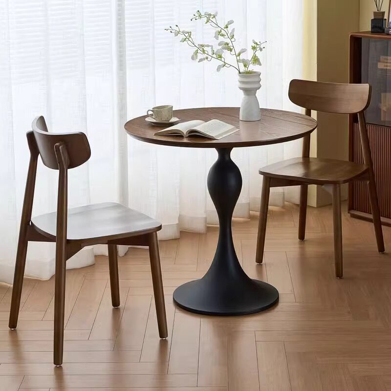 咖啡厅餐桌椅组合复古家用阳台小圆桌子实木休闲接待圆形洽谈桌椅