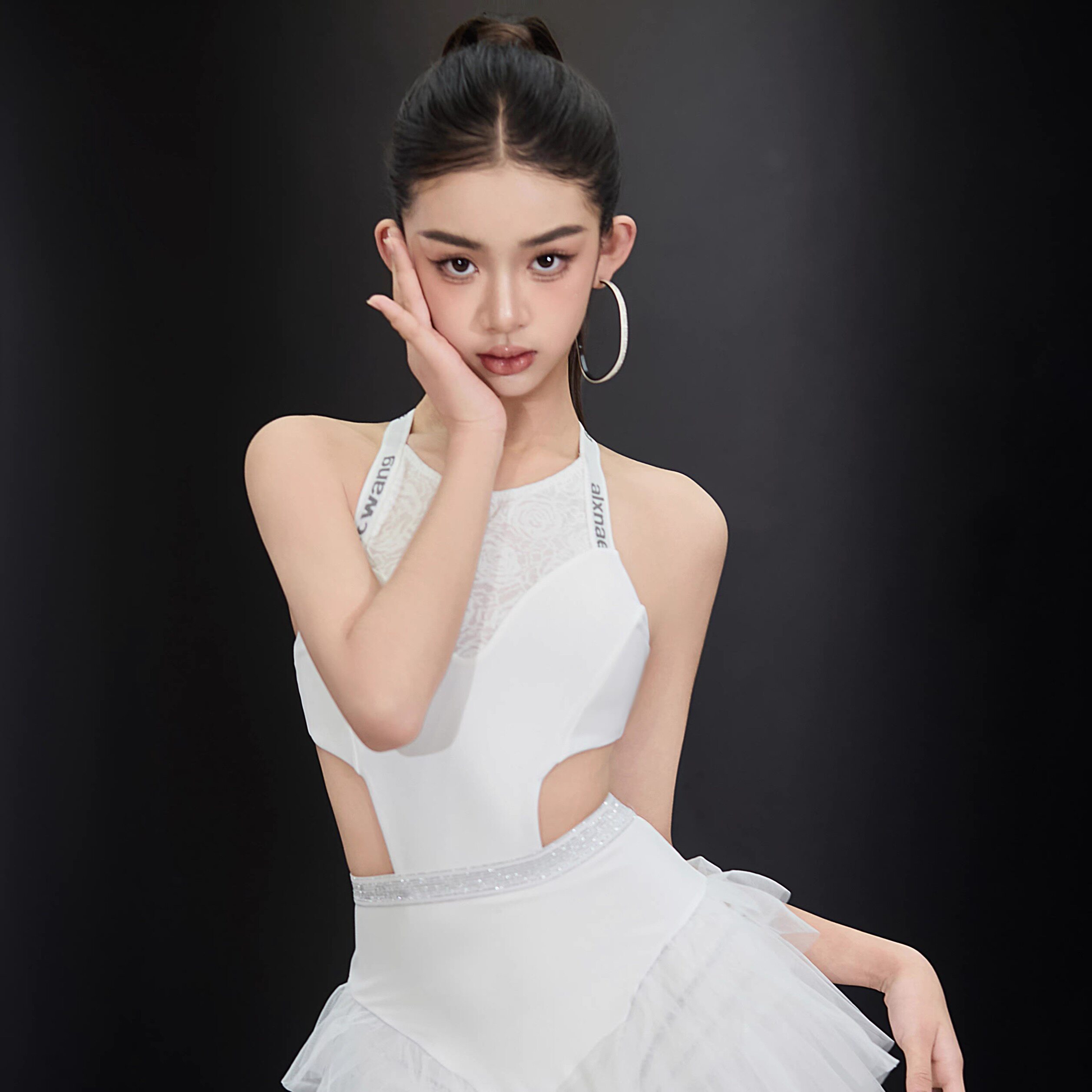 星辰拉丁舞服轻羽运动简约运动女