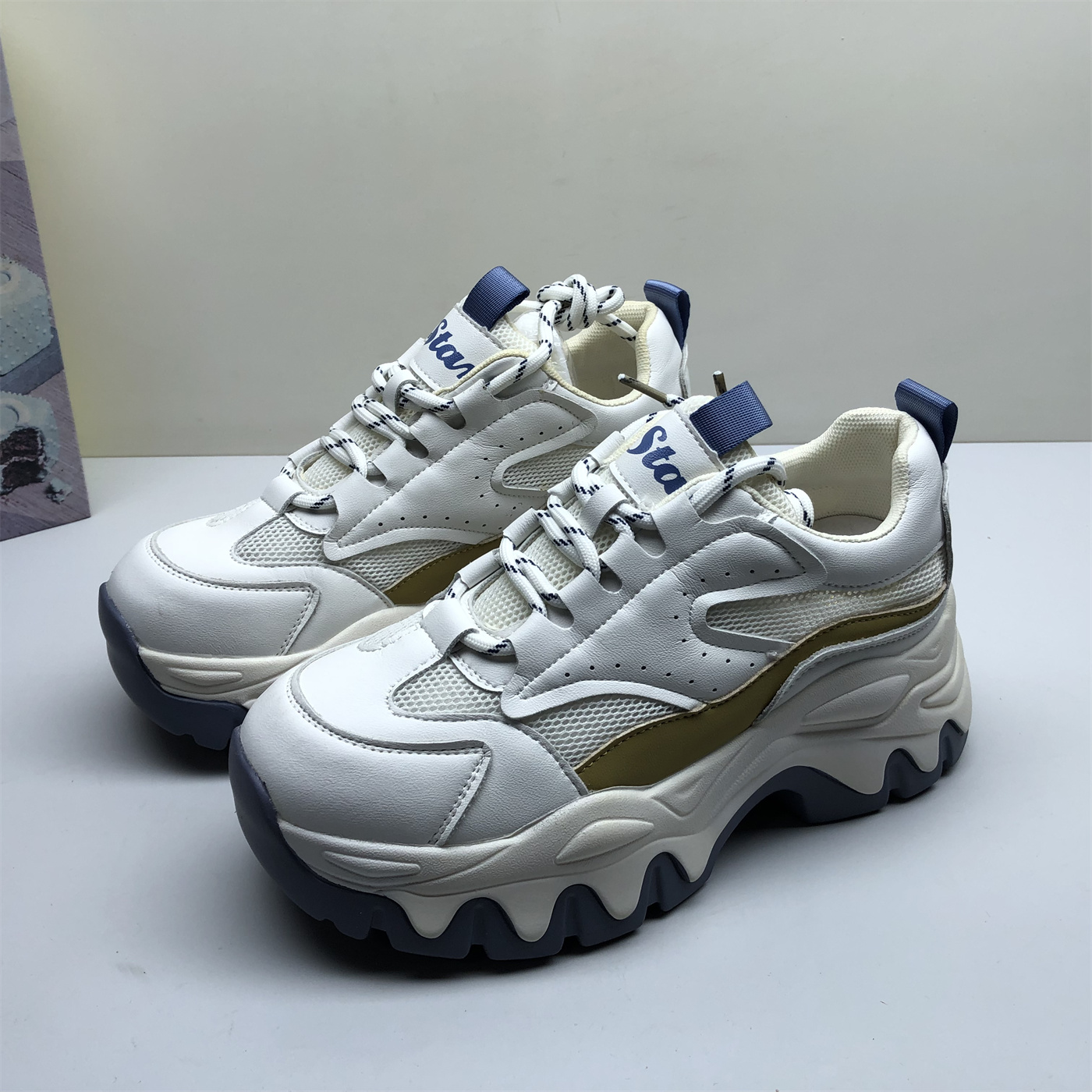 37码撤柜处理真皮女板鞋透气厚底老爹鞋轻便防滑运动拼色休闲鞋