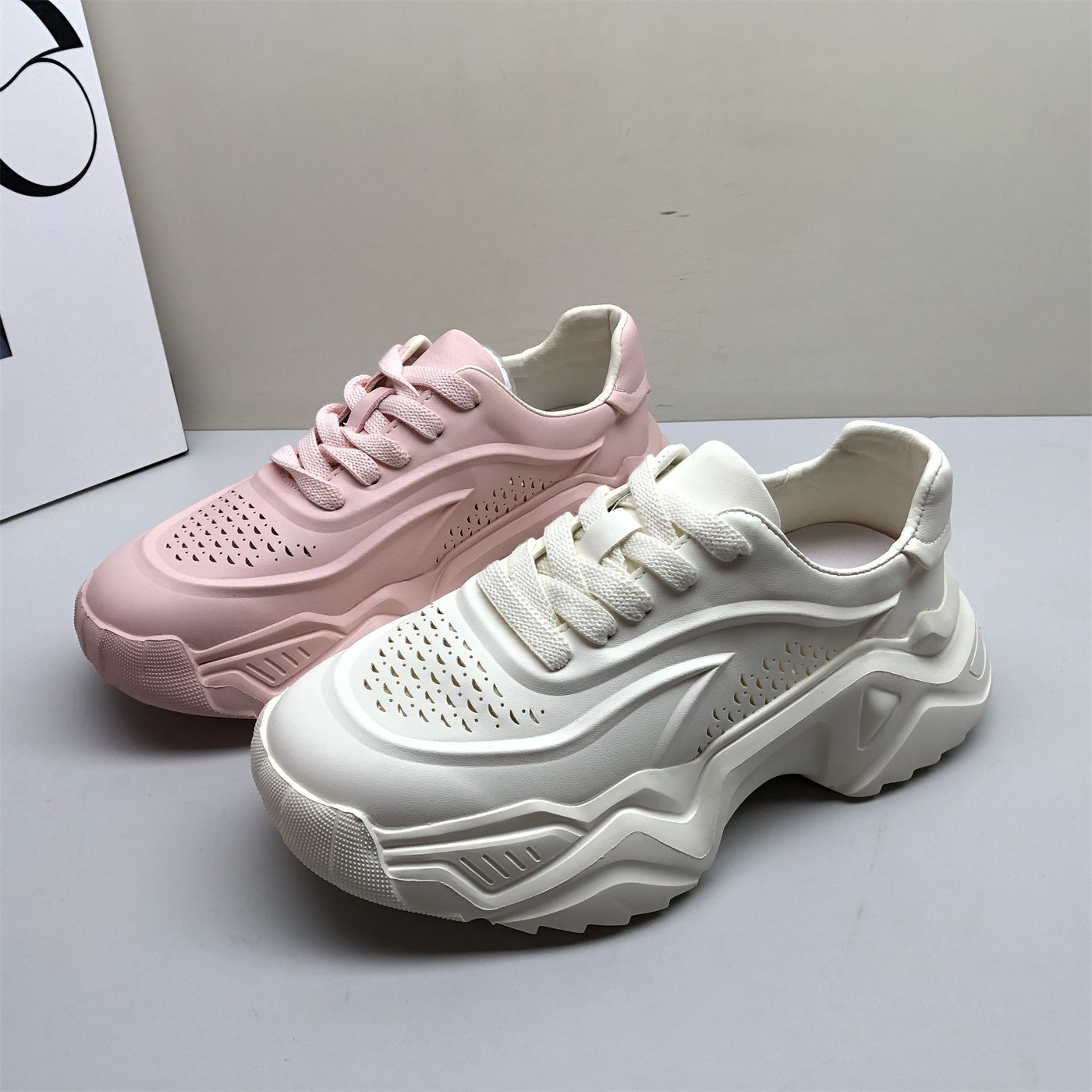 商场撤柜春秋女鞋糖果色超轻底休闲鞋女网红爆款老爹女鞋韩版简约