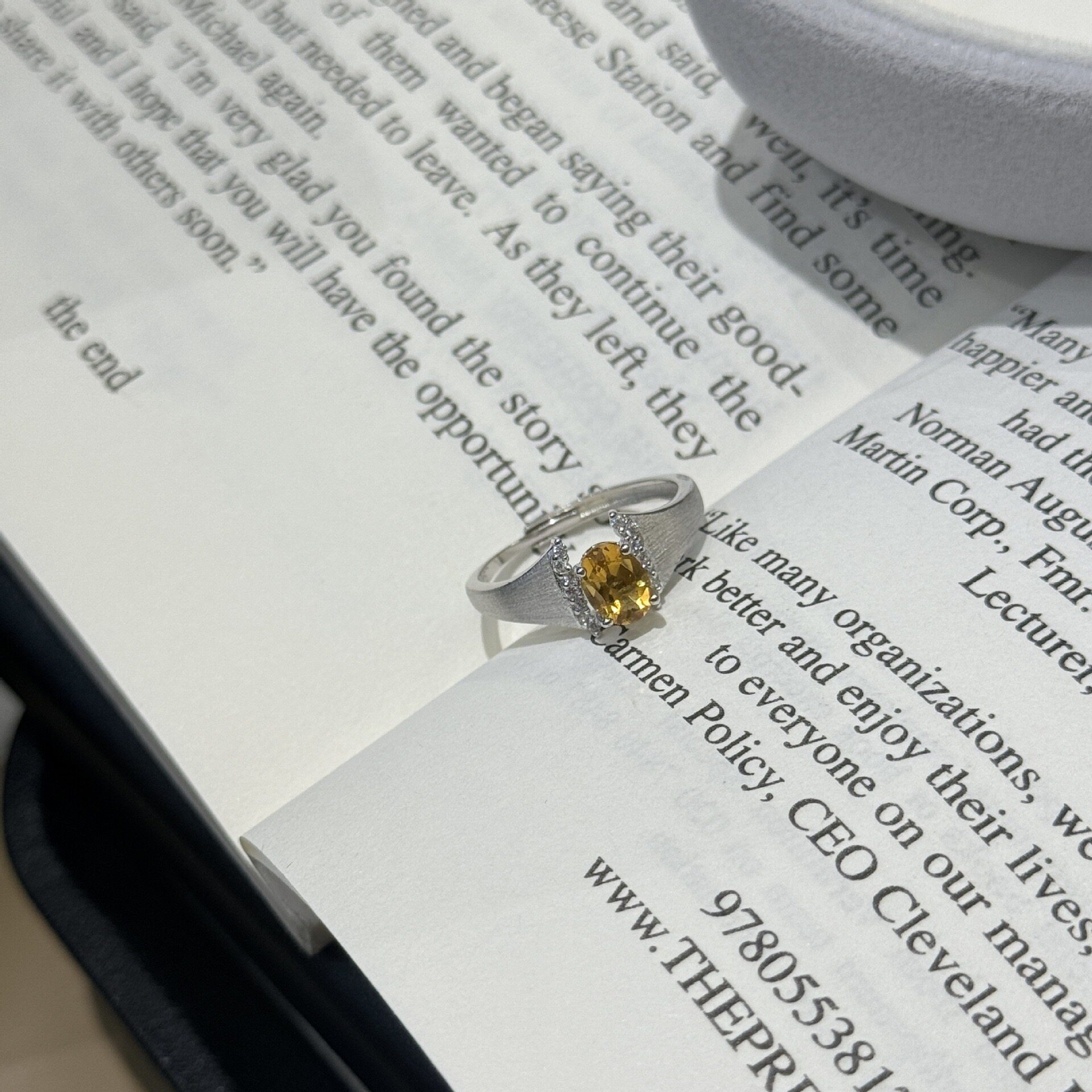 2026新款s925通体纯银镶钻蛋面天然黄水晶拉丝戒指女小众高级指环