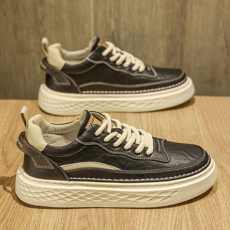 网红爆款痞帅男鞋秋季休闲鞋子男皮鞋高级感白底黑面板鞋软底潮鞋