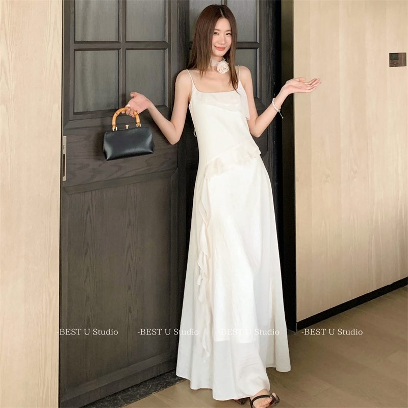 BestU显瘦设计感夏季吊带连衣裙