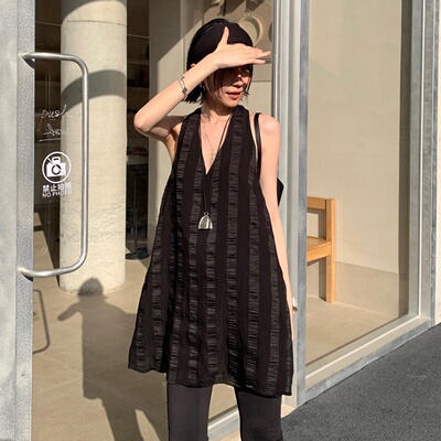 TCCW叠穿度假风暗纹肌理感裙子