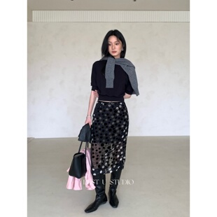TCCW设计感异色植绒波点半身裙女2026年秋季新款中长款黑色半裙