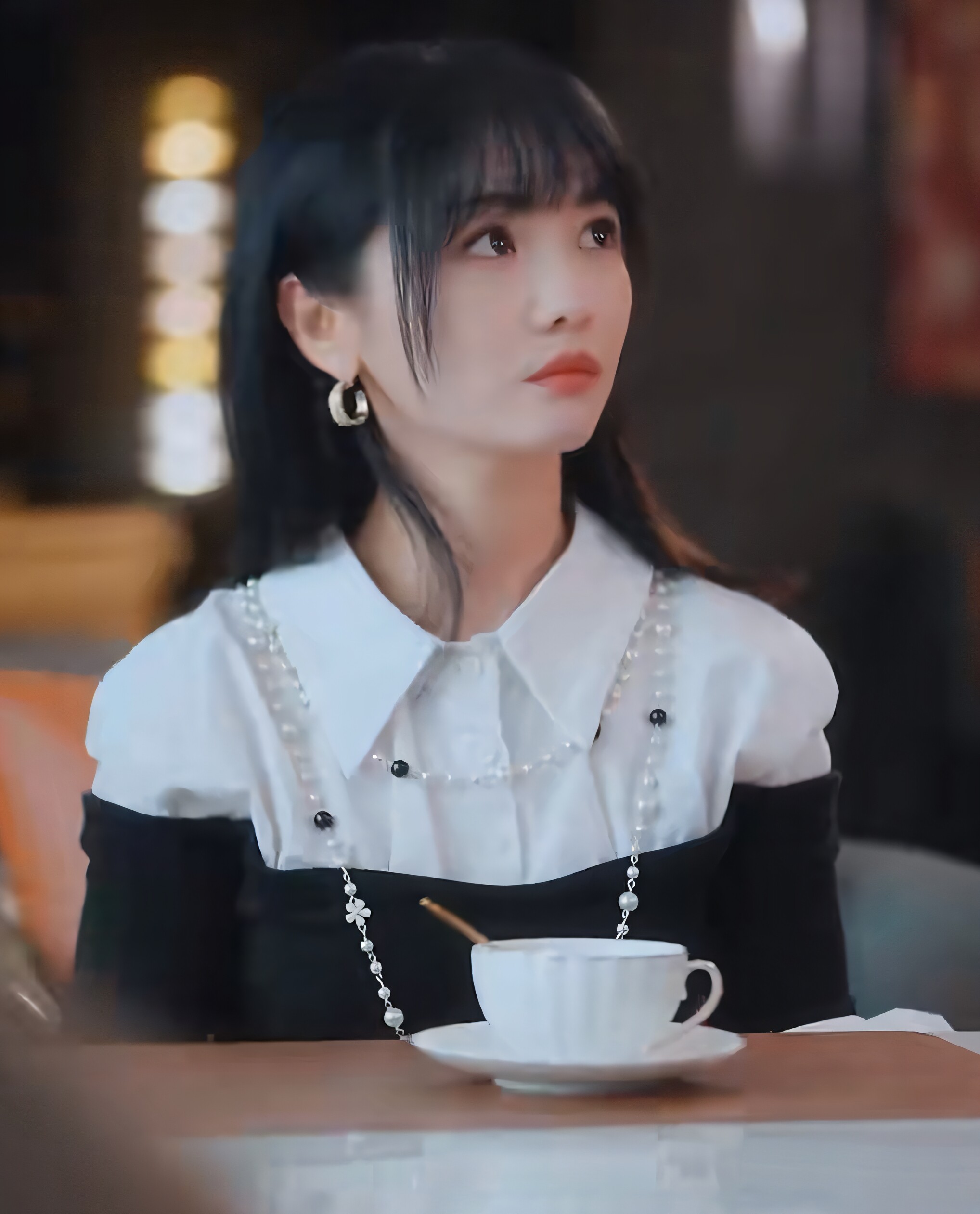 短剧他是竹马也是天降沈墨萱同款黑白拼接翻领长袖春装衬衫女2025