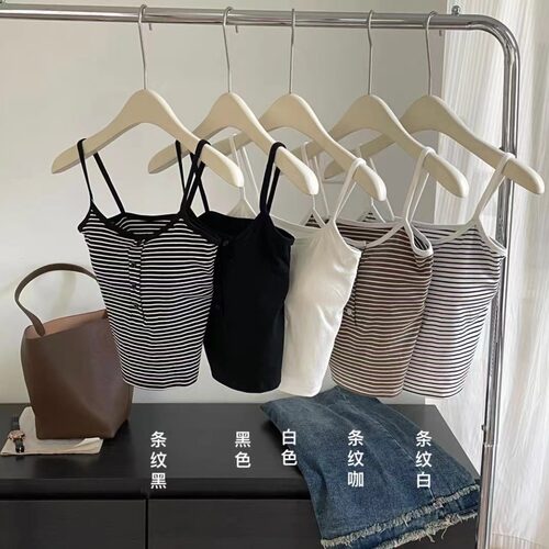 Fitted short crop tank top that can be worn out