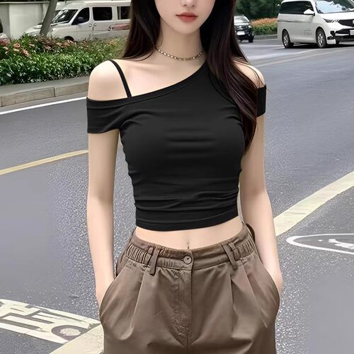 短款斜领露肩独特别致小上衣女