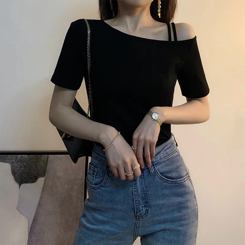 黑色斜肩t恤女夏修身露肩短袖