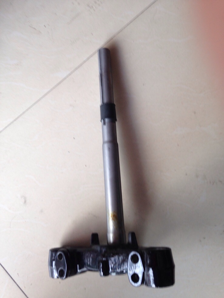 适用五羊本田WH100T喜悦下联板方向柱立管下三星原厂正品配件