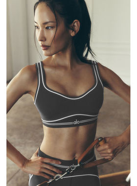 新款alo Airbrush Heart Throb运动内衣bra 4寸紧身短裤健身套装