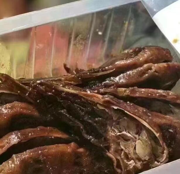 盒装熹熹家鸭头个头又大肉又厚