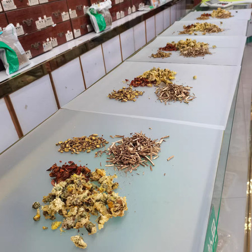 抓捡中药垫纸胶片pp磨砂半透明片材透明耐磨塑料垫片中药材抓配垫