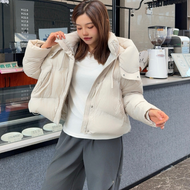 短款小泡芙廓形羽绒服