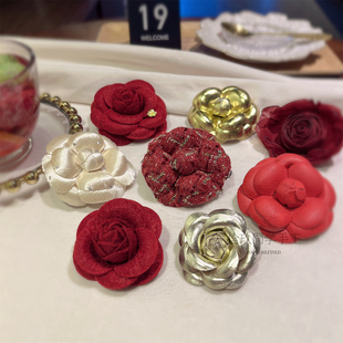 红色金色喜庆山茶花胸针法式小香风敬酒服伴娘婚礼胸花领证日饰品