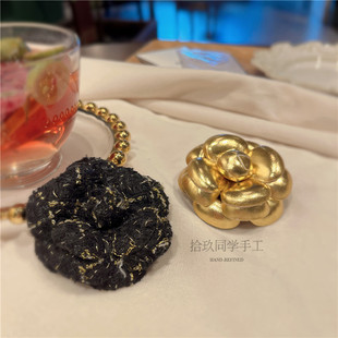 秘密粗花呢胸針法式 富家千金 高級感小香風山茶花胸針女配飾胸花