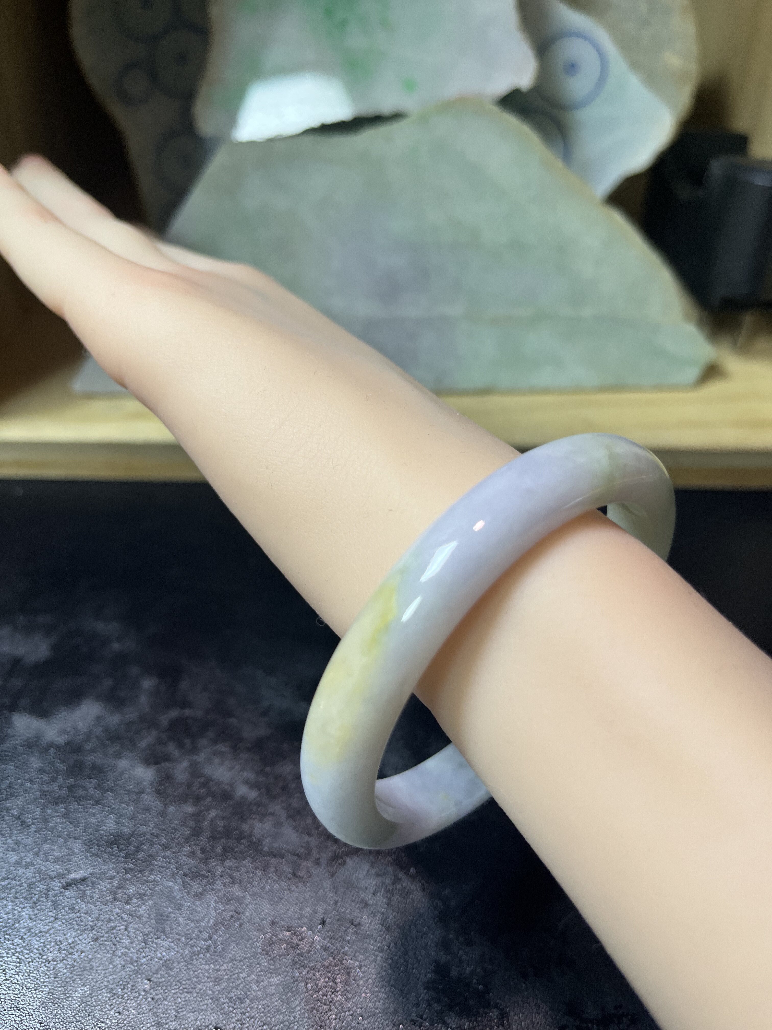 57.4/50.2圈缅A翡翠糯化紫底洒金贵妃手镯