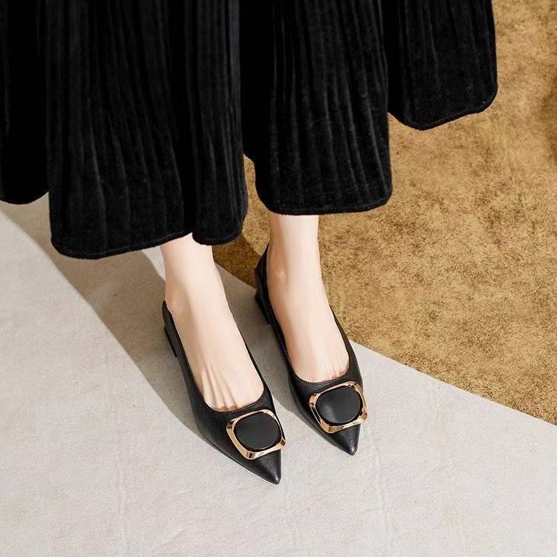 法式春季新款真皮高跟鞋女粗跟单鞋女低跟浅色职业工作鞋软妈妈