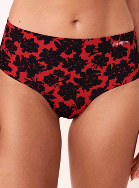 M21 欧美大码性感无痕女T裤 牛奶丝滑透气高中腰红色三角女丁字裤