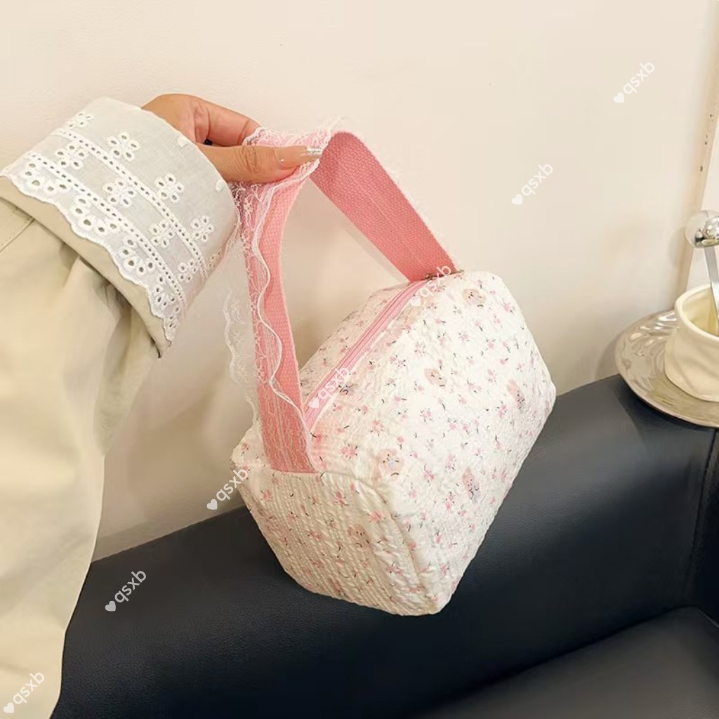 蕾丝碎花手提化妆包便携大容量杂物收纳袋高颜值旅行洗漱包手拎包