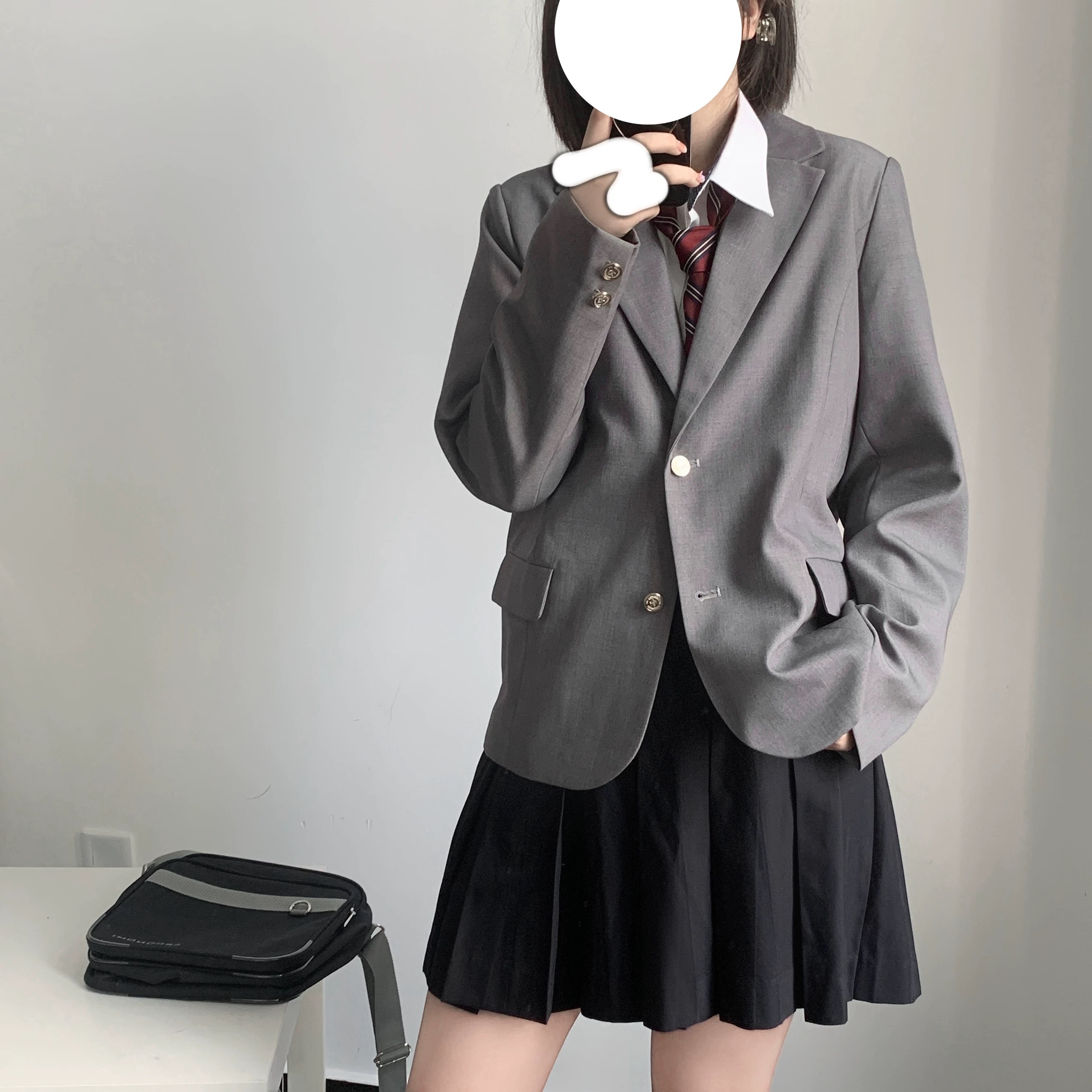 【招招主播 以及本月中寄拍招募】西装 请联系客服