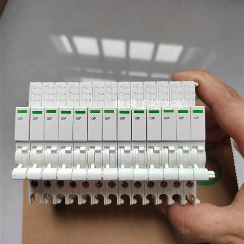 施耐德ic65附件iOF