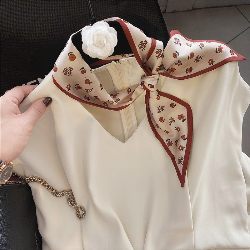法式复古红色花朵长条小丝巾搭配衬衫领巾时尚围巾发带女薄双面款,服饰配件/皮带/帽子/围巾,围巾/丝巾/披肩,淘宝优惠券,粉丝福利购,淘宝优惠卷