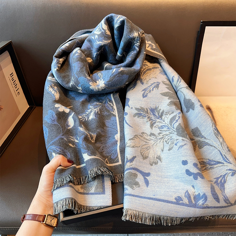 秋冬季仿羊绒提花围巾两用披肩厚