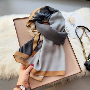 丝巾女秋冬季新款韩版百搭条纹拼色棉麻围巾披肩两用长款纱巾薄款