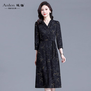 埃伦妈妈气质款连衣裙V领女收腰时尚气质显瘦印花裙2026夏季新款