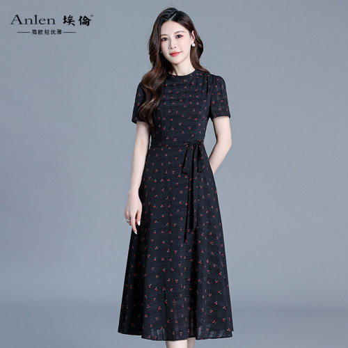 埃伦妈妈高级感优洋气优雅连衣裙