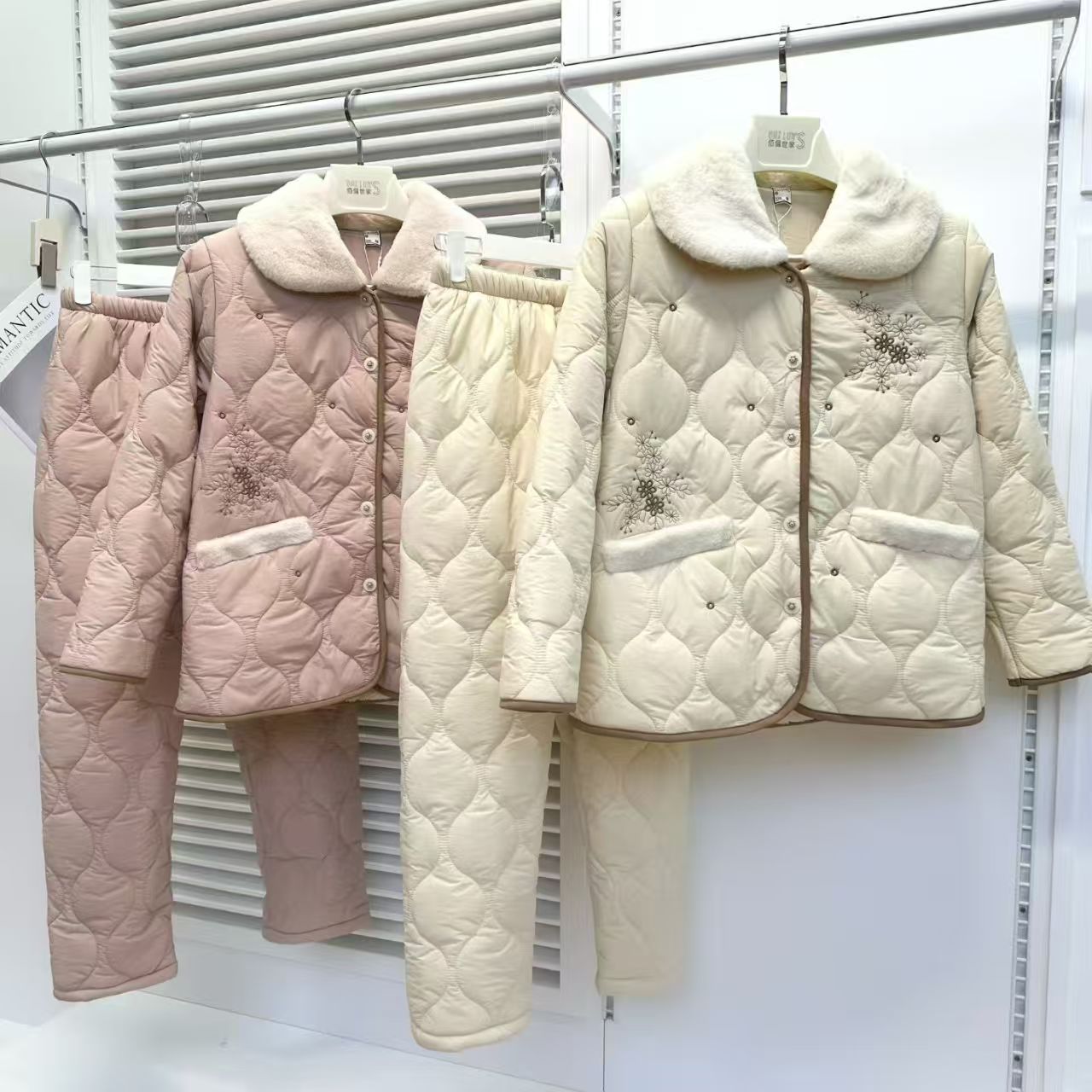 佰伦世家睡衣女士冬季风衣布梭织睡衣/家居服套装