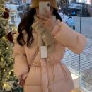 23512韩版 腰部抽绳连帽软糯泡芙羽绒服百搭保暖小个子白鸭绒外套