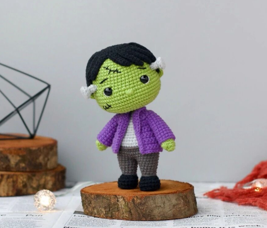 成品手工钩织弗兰肯斯坦玩偶毛线玩偶钩织弗兰肯斯坦娃娃定制