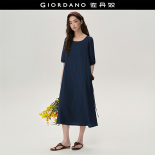 设计师款佐丹奴裙子女时尚肌理感压褶圆领绑带中袖连衣裙18465216