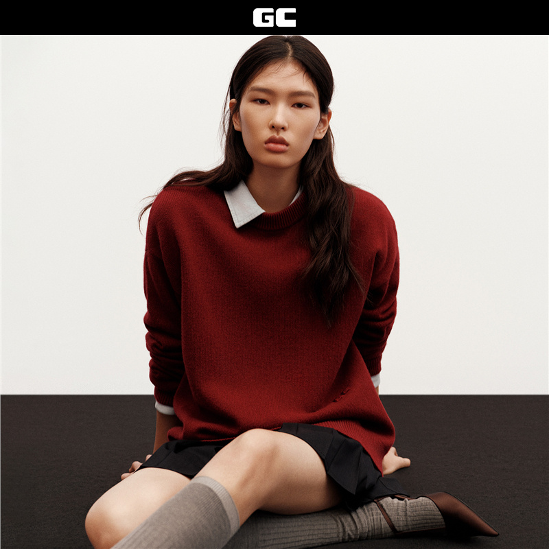 GC纯羊毛圆领刺绣针织衫