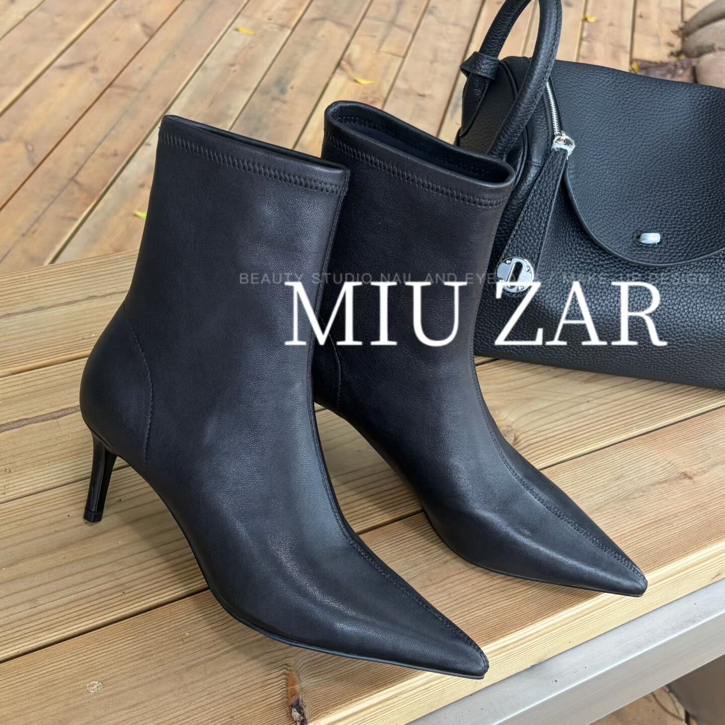 妙莎MIUZAR羊皮尖头高跟短靴