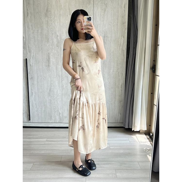 自制新中式杏色吊带海边裙复古玫瑰连衣裙女夏高级感长裙内搭