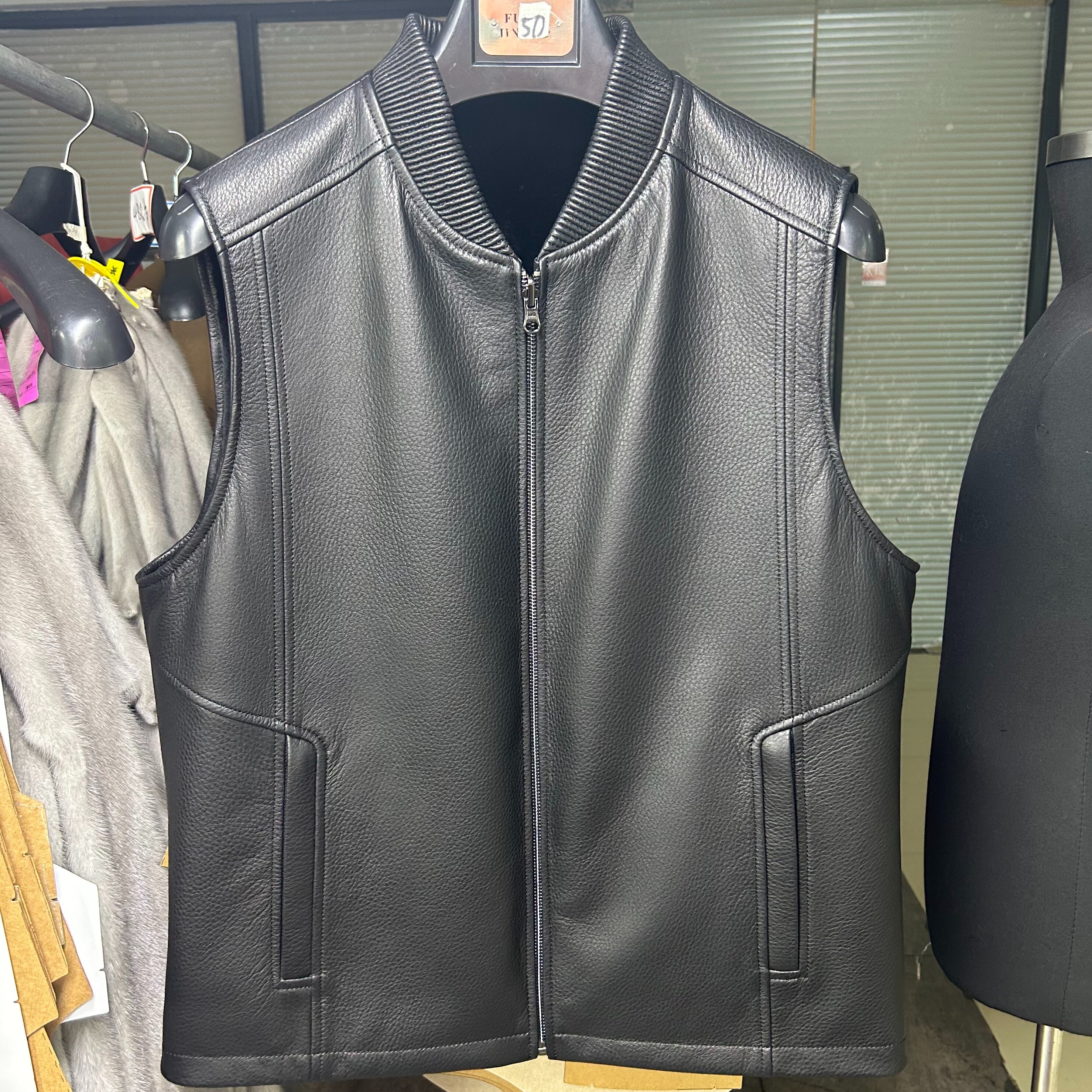 鹿皮貂绒整皮内胆马甲背心棒球领皮衣