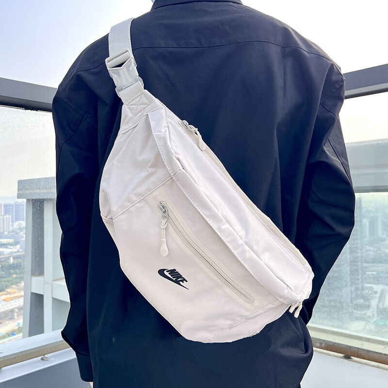耐克男包女包斜挎包官方正品2025新款运动包休闲包腰包胸包DN2556