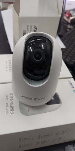 高清智能摄像头支持人形追踪对讲TF卡存储回放和家亲APP可以360度