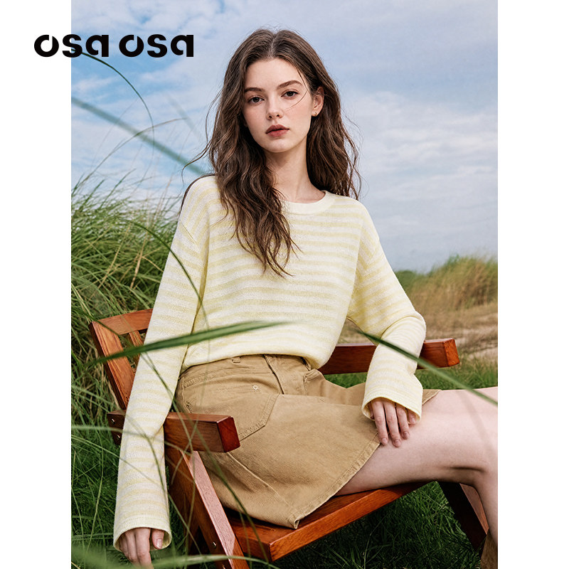 OSA欧莎2026秋新款奶黄色条纹圆领长袖针织衫女宽松显瘦罩衫上衣