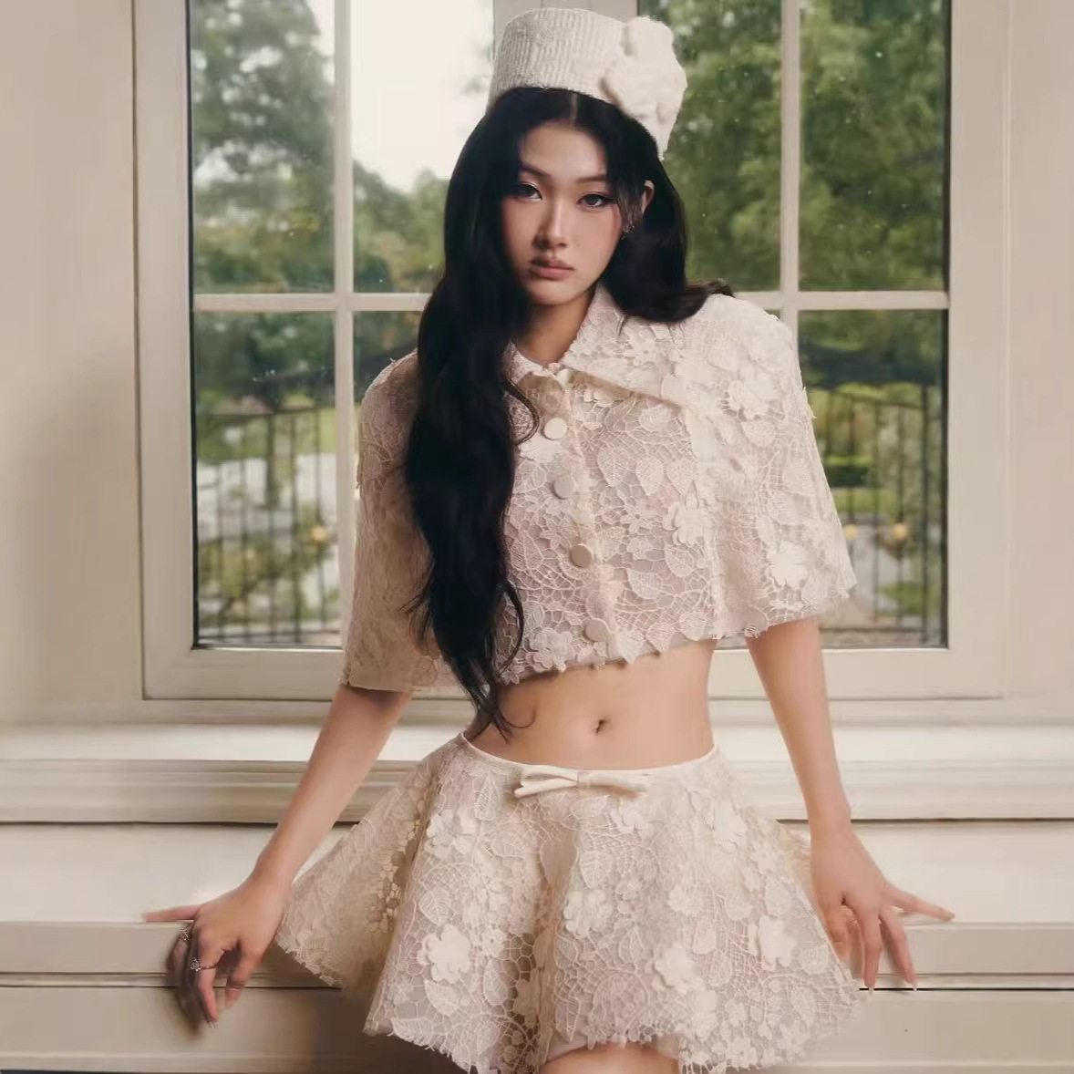 越南小众设计 Jire*e 26新款法式时尚精致风刺绣披风蓬蓬短裙套装