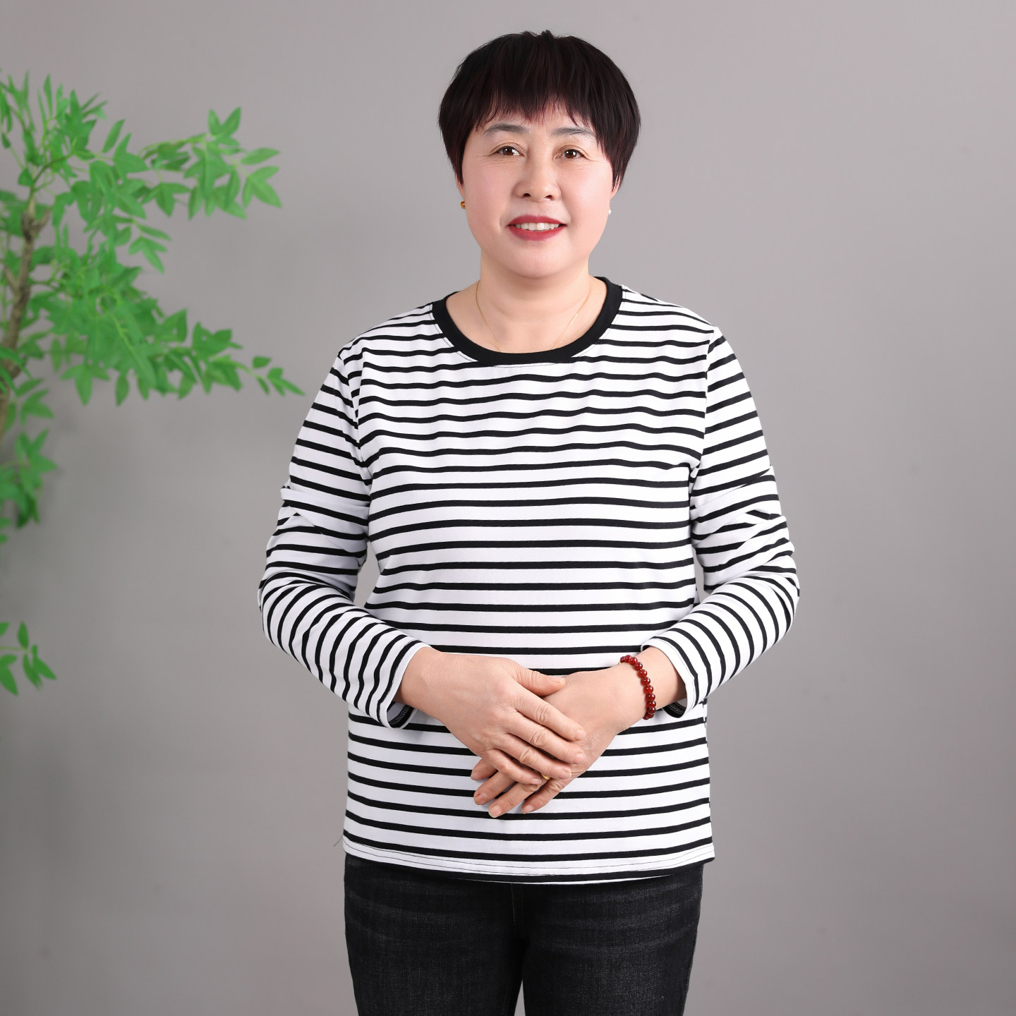 中老年妈妈纯棉黑白条纹T恤上衣