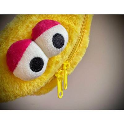68包邮｜塔卡沙芝麻街联名款温暖毛绒立体眼睛大容量胸包腰包