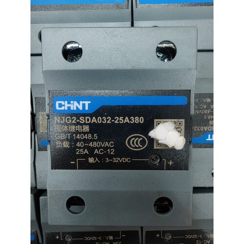 正泰CHNT NJG2-SDA032-25A380 SSR25DA 25A 固态继电器 九成新