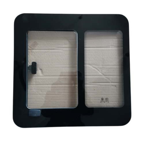 送胶半篷全封闭三轮电动车侧面