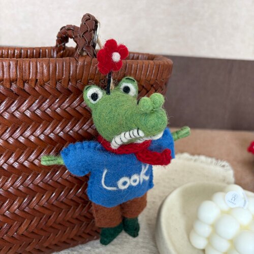 尼泊尔手工羊毛毡鳄鱼包包挂件