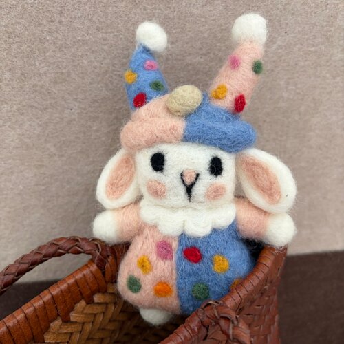 尼泊尔羊毛毡小丑兔钥匙扣包挂件