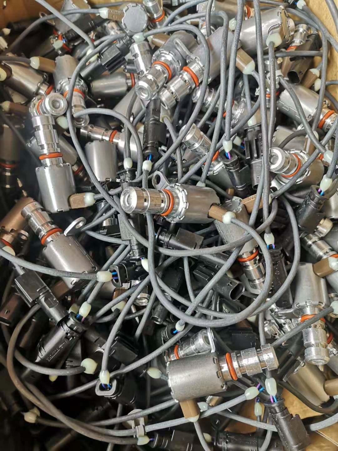 适用别克新英朗GL6阅朗1.3机油泵流量控制电磁阀/控制阀传感器